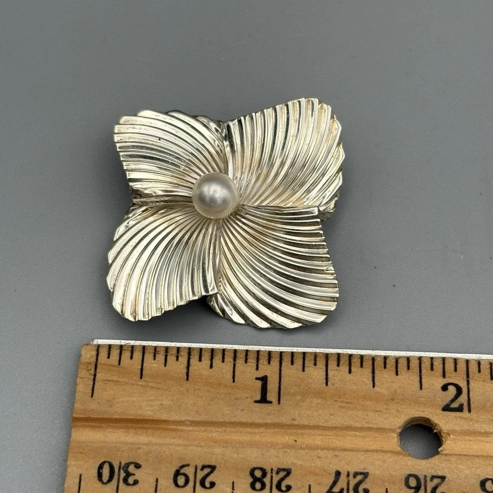 Vintage Sterling Silver 925 Brooch Pin with Cultured Pearl Flower Fluted MCM